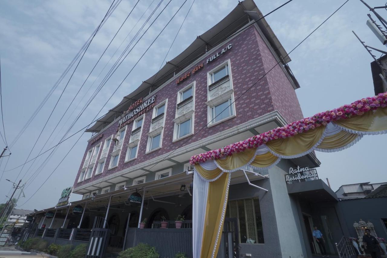 Hotel Mathoshree Thane Exteriör bild